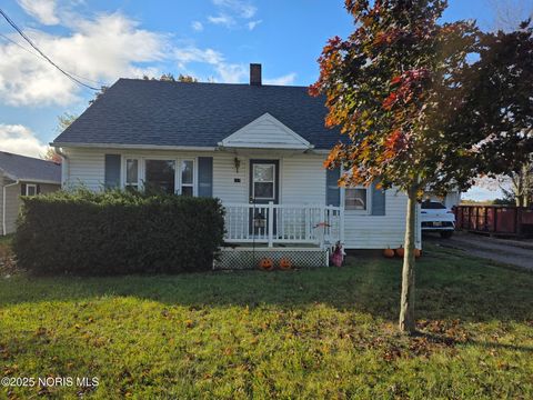 Photo of 117 Fairview Street, Lyons, OH 43533 (MLS # 10000517) Photo of 117 Fairview Street, Lyons, OH 43533 (MLS # 10000517)