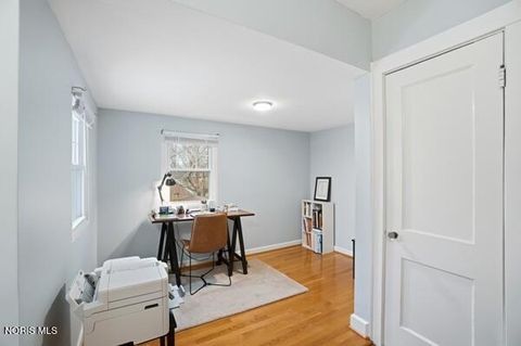 Tiny photo for 737 Inwood Place, Maumee, OH 43537 (MLS # 10004364)