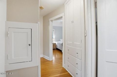 Tiny photo for 737 Inwood Place, Maumee, OH 43537 (MLS # 10004364)