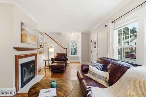 Tiny photo for 737 Inwood Place, Maumee, OH 43537 (MLS # 10004364)