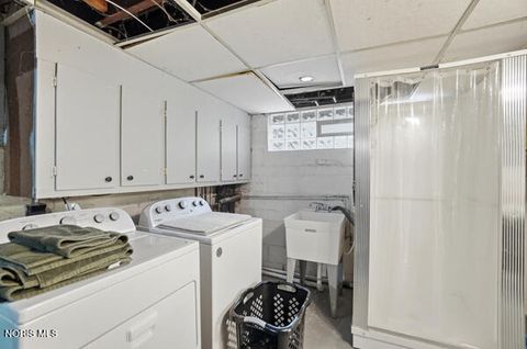 Tiny photo for 737 Inwood Place, Maumee, OH 43537 (MLS # 10004364)