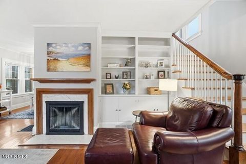 Tiny photo for 737 Inwood Place, Maumee, OH 43537 (MLS # 10004364)