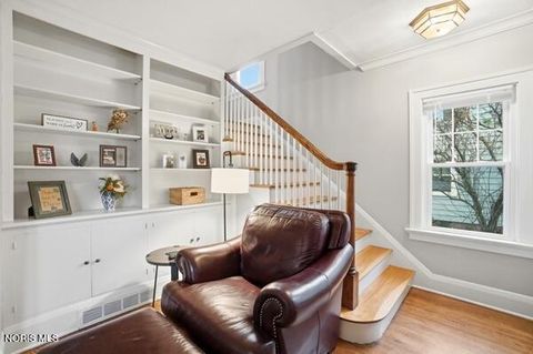 Tiny photo for 737 Inwood Place, Maumee, OH 43537 (MLS # 10004364)