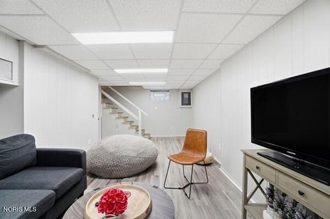 Tiny photo for 737 Inwood Place, Maumee, OH 43537 (MLS # 10004364)