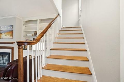 Tiny photo for 737 Inwood Place, Maumee, OH 43537 (MLS # 10004364)