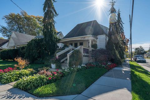 Photo of 1759 Talbot Street, Toledo, OH 43613 (MLS # 10000761)