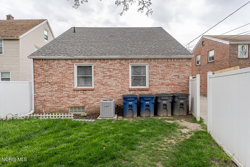 3517 Douglas Road