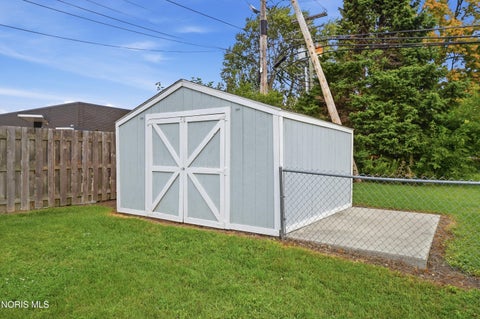 Tiny photo for 334 Elm Street, Fostoria, OH 44830 (MLS # 10013210)