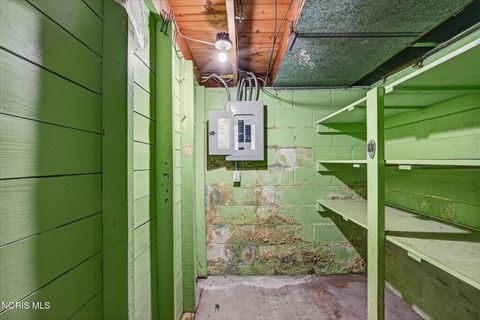 Tiny photo for 915 Mackow Drive, Toledo, OH 43607 (MLS # 10005352)