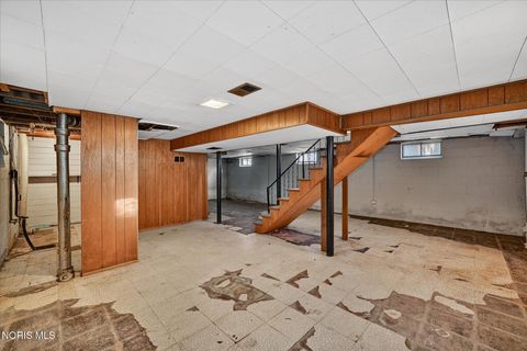 Tiny photo for 915 Mackow Drive, Toledo, OH 43607 (MLS # 10005352)