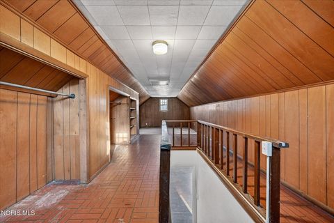 Tiny photo for 915 Mackow Drive, Toledo, OH 43607 (MLS # 10005352)