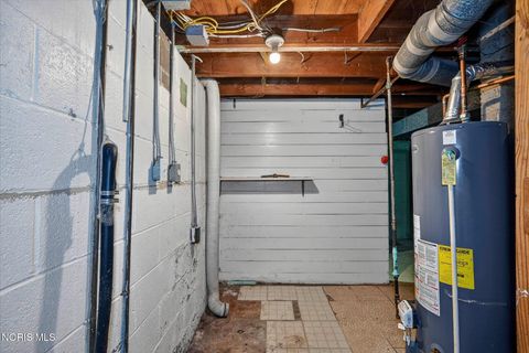 Tiny photo for 915 Mackow Drive, Toledo, OH 43607 (MLS # 10005352)