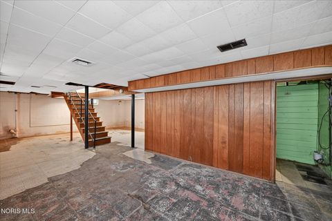 Tiny photo for 915 Mackow Drive, Toledo, OH 43607 (MLS # 10005352)