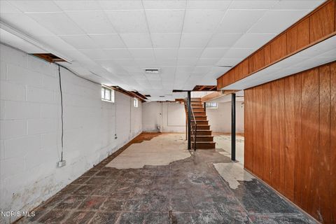 Tiny photo for 915 Mackow Drive, Toledo, OH 43607 (MLS # 10005352)