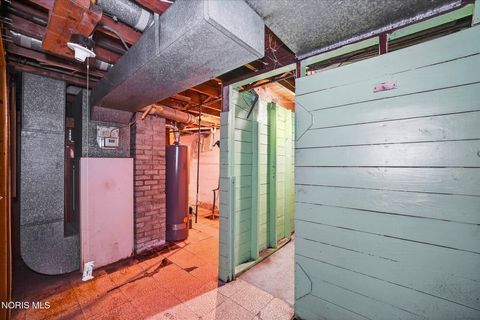 Tiny photo for 915 Mackow Drive, Toledo, OH 43607 (MLS # 10005352)