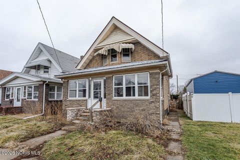 Photo of 3412 Maple Street, Toledo, OH 43608 (MLS # 10002968)