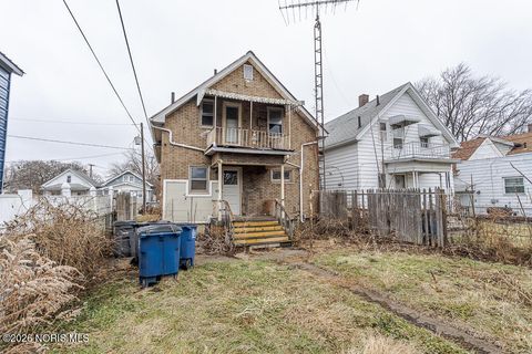 Tiny photo for 3412 Maple Street, Toledo, OH 43608 (MLS # 10002968)