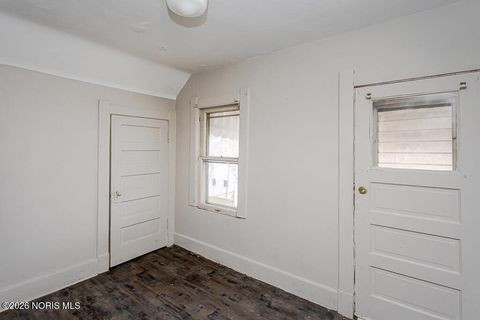 Tiny photo for 3412 Maple Street, Toledo, OH 43608 (MLS # 10002968)