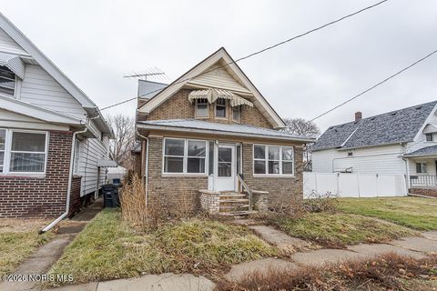 Tiny photo for 3412 Maple Street, Toledo, OH 43608 (MLS # 10002968)