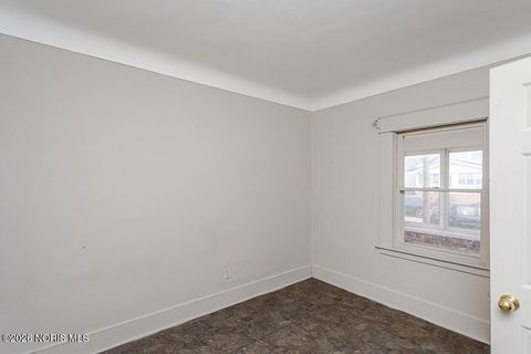 Tiny photo for 3412 Maple Street, Toledo, OH 43608 (MLS # 10002968)