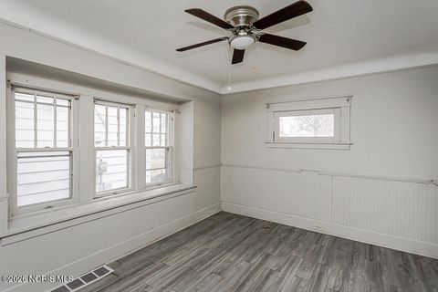 Tiny photo for 3412 Maple Street, Toledo, OH 43608 (MLS # 10002968)