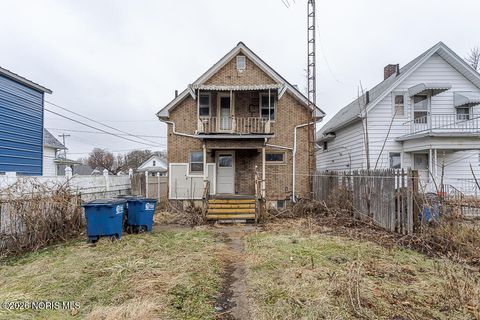 Tiny photo for 3412 Maple Street, Toledo, OH 43608 (MLS # 10002968)