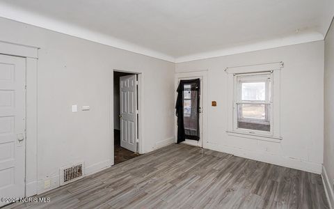 Tiny photo for 3412 Maple Street, Toledo, OH 43608 (MLS # 10002968)