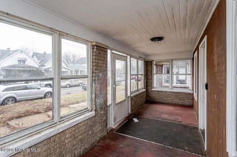 Tiny photo for 3412 Maple Street, Toledo, OH 43608 (MLS # 10002968)