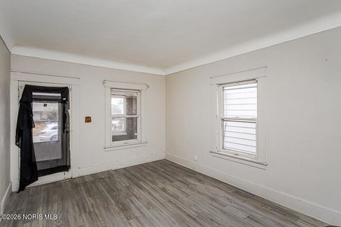 Tiny photo for 3412 Maple Street, Toledo, OH 43608 (MLS # 10002968)