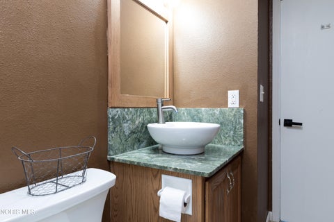 Tiny photo for 15 Duchess Court, Tiffin, OH 44883 (MLS # 10013488)