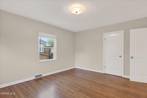 Tiny photo for 2204 Orchard Road, Toledo, OH 43606 (MLS # 10013226)