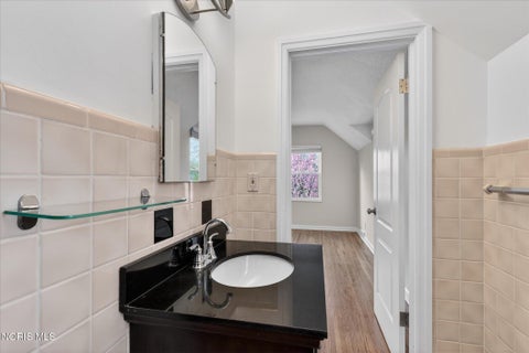 Tiny photo for 2204 Orchard Road, Toledo, OH 43606 (MLS # 10013226)