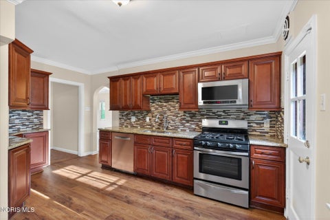 Tiny photo for 2204 Orchard Road, Toledo, OH 43606 (MLS # 10013226)