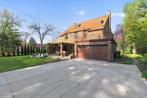 Tiny photo for 2204 Orchard Road, Toledo, OH 43606 (MLS # 10013226)