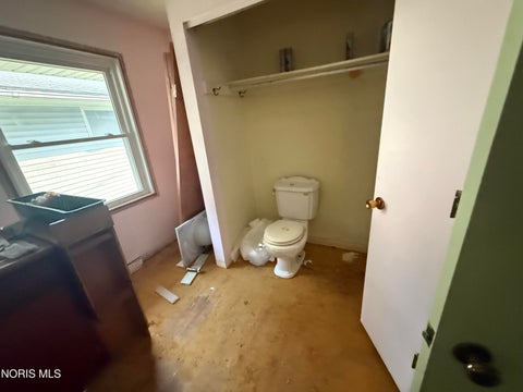 Tiny photo for 252 Kenmore Avenue, Toledo, OH 43609 (MLS # 10013806)