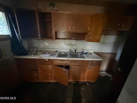 Tiny photo for 252 Kenmore Avenue, Toledo, OH 43609 (MLS # 10013806)