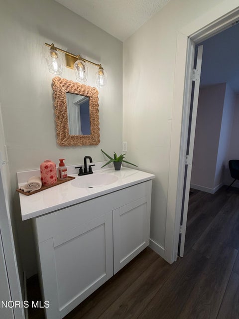 Tiny photo for 2505 8 Road, Edgerton, OH 43517 (MLS # 10012368)