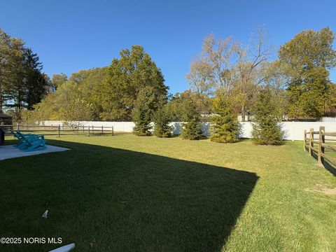 Tiny photo for 1153 Plum Grove Lane, Toledo, OH 43615 (MLS # 10000727)