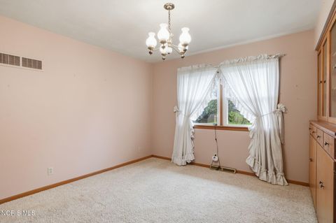 Tiny photo for 630 Winterhaven Drive, Findlay, OH 45840 (MLS # 10005876)