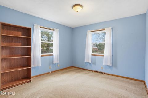 Tiny photo for 630 Winterhaven Drive, Findlay, OH 45840 (MLS # 10005876)