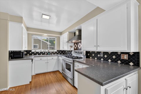 Tiny photo for 2845 Isha Laye Way, Toledo, OH 43606 (MLS # 10012631)