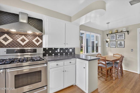 Tiny photo for 2845 Isha Laye Way, Toledo, OH 43606 (MLS # 10012631)