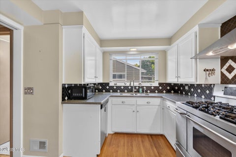 Tiny photo for 2845 Isha Laye Way, Toledo, OH 43606 (MLS # 10012631)
