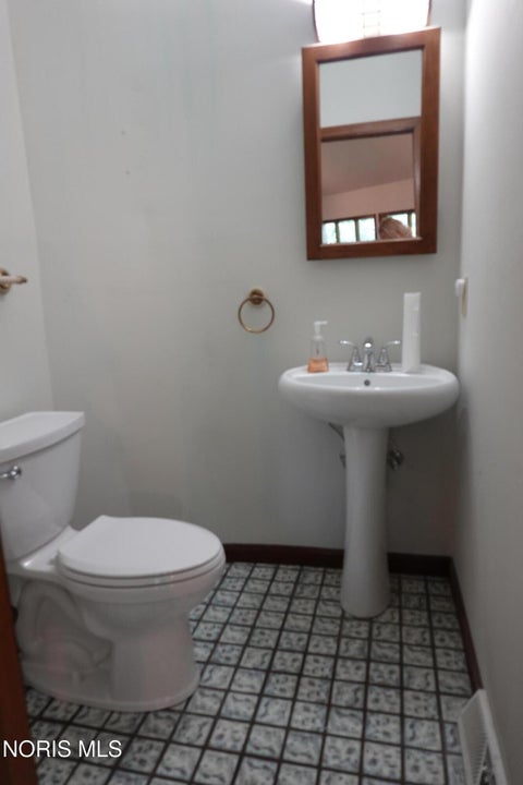 Tiny photo for 1677 Wyandotte Boulevard, Maumee, OH 43537 (MLS # 10009257)