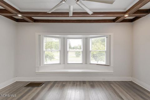 Tiny photo for 2740 Robinwood Avenue, Toledo, OH 43610 (MLS # 10005765)