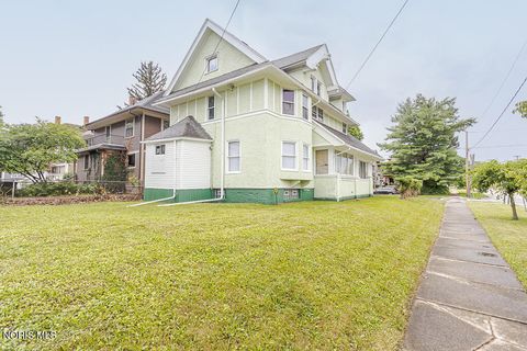 Tiny photo for 2740 Robinwood Avenue, Toledo, OH 43610 (MLS # 10005765)