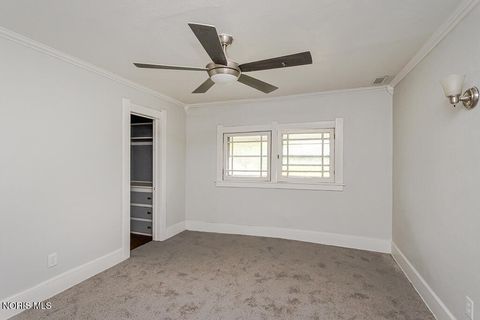 Tiny photo for 2740 Robinwood Avenue, Toledo, OH 43610 (MLS # 10005765)