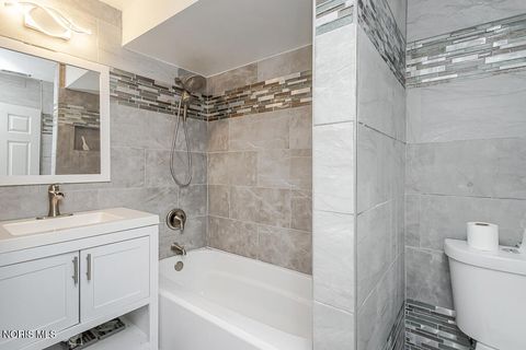 Tiny photo for 2740 Robinwood Avenue, Toledo, OH 43610 (MLS # 10005765)