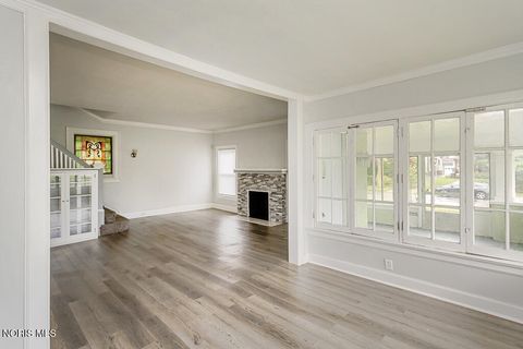 Tiny photo for 2740 Robinwood Avenue, Toledo, OH 43610 (MLS # 10005765)