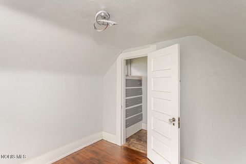 Tiny photo for 2740 Robinwood Avenue, Toledo, OH 43610 (MLS # 10005765)